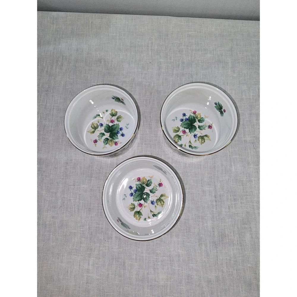 Andrea by Sadek Vineyard Ramekins White Floral Berry Set of 3 OS Excellent